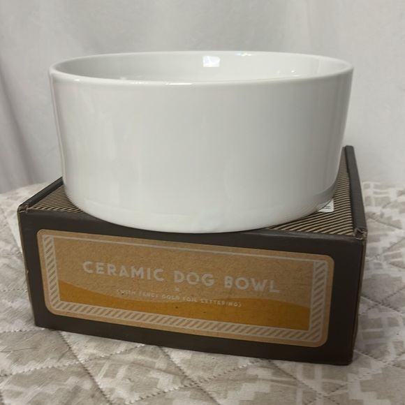 NIB NWT Brass Monkey White Ceramic Dog dish 44 0z. The Main Course 7” x 3” - Picture 2 of 8